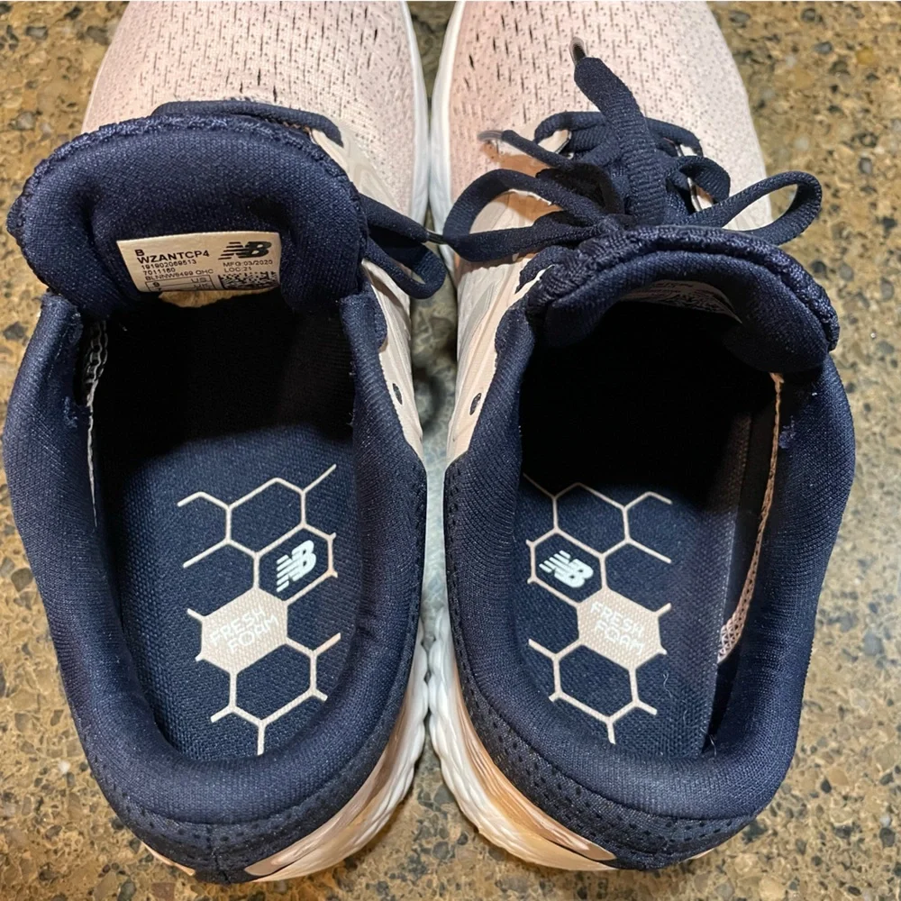 New Balance Womens Zante V4 Running Shoes Light Pink & Navy Lace Up Size 9 EUC - Picture 7 of 9